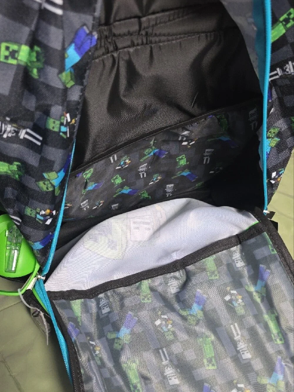 Minecraft Mode Backpack Set with Lunch kit, Headphones and Water Bottle